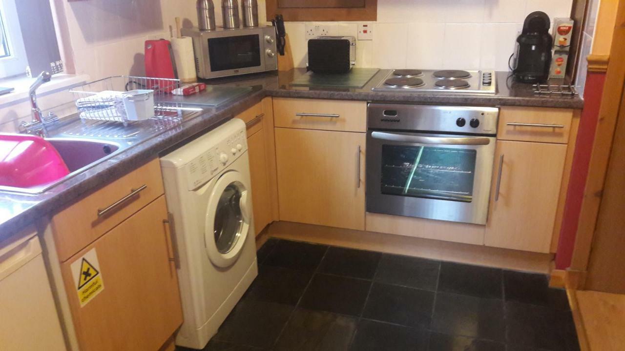Leven And Linnhe Apartments, West Highland Way Holidays Kinlochleven Bagian luar foto