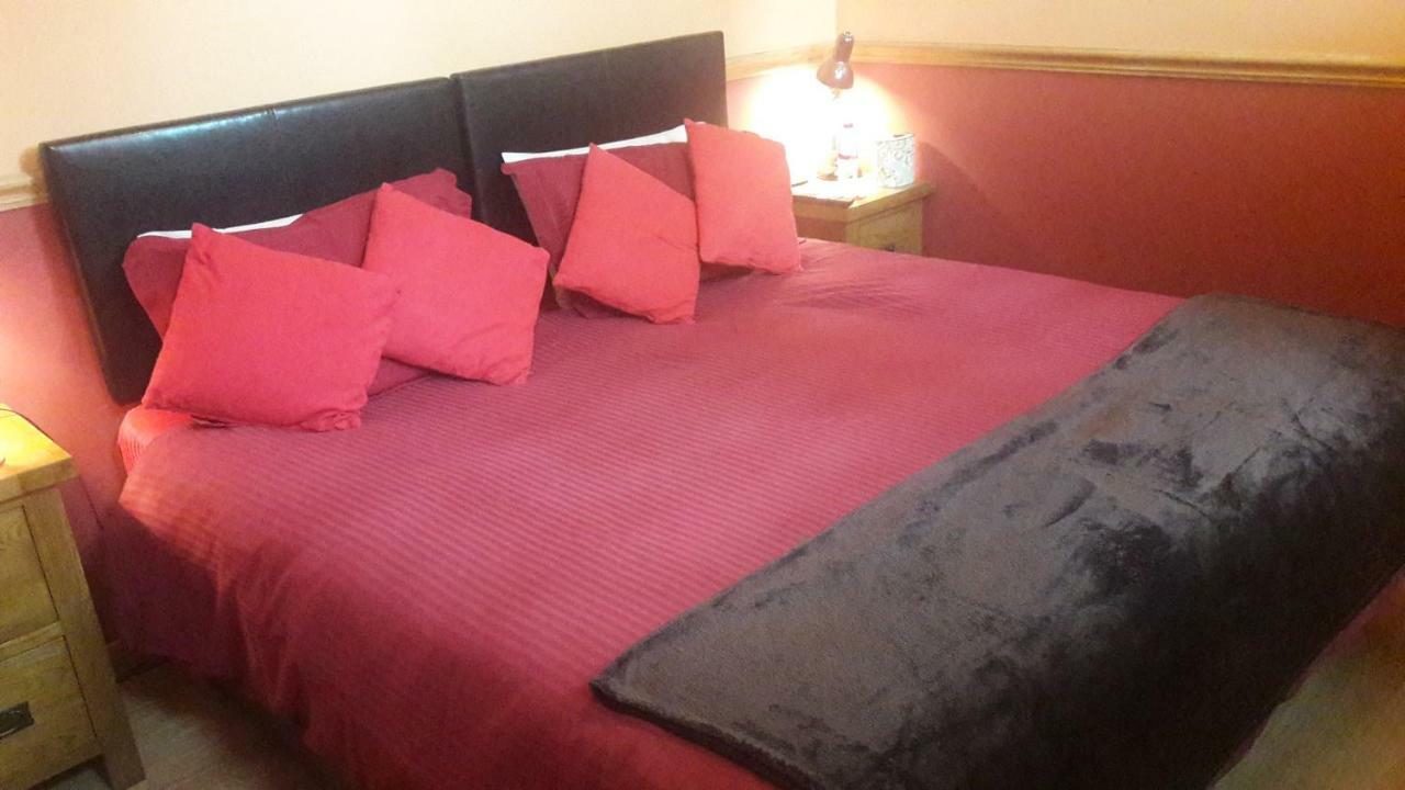 Leven And Linnhe Apartments, West Highland Way Holidays Kinlochleven Bagian luar foto